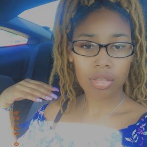 Meet your Posher, Kendra